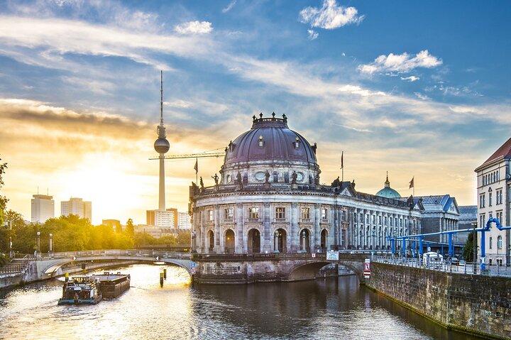 Deluxe Berlin: Hassle-Free Shore Tour from Warnemunde Cruise Port