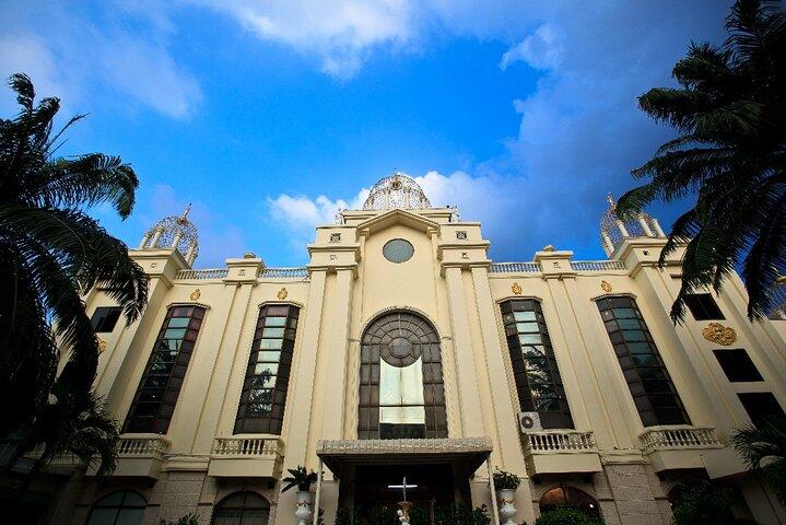 Golden Dome Cabaret: A Night of Glamour and Glitter