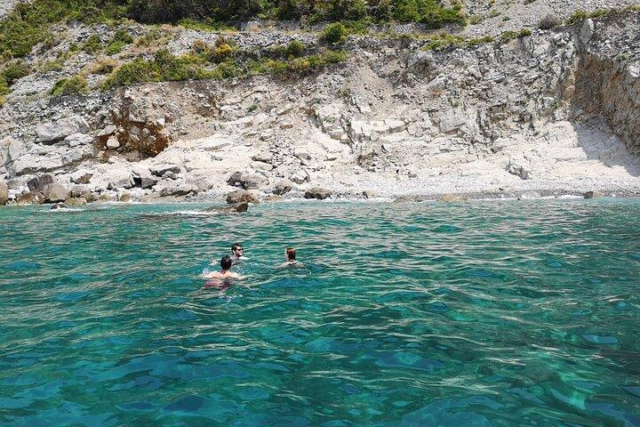 Cinque Terre Gozzo Tour: Sea, Relaxation and Local Flavors