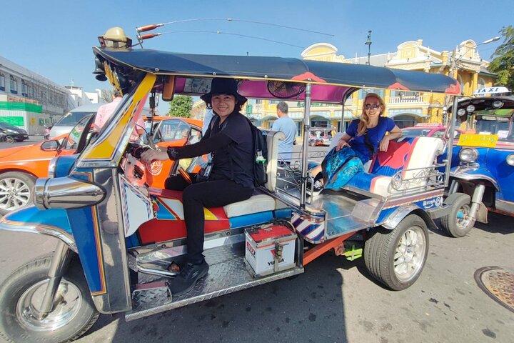 Private Custom Tour with a Local Guide (6 or 8 hours)