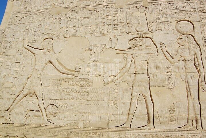 Half Day Tour Luxor to Esna: Khnum Temple and CaravanSerai