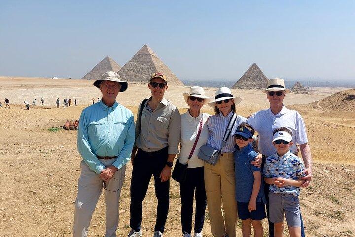 Private Tour to Pyramids & The Egyptian Museum With Lunch