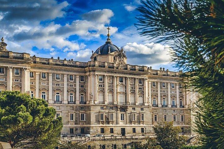 Madrid: VIP PRIVATE Royal Palace and Prado Museum.
