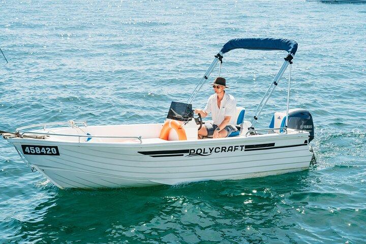 Self Drive Boat Hire on Sydney Harbour