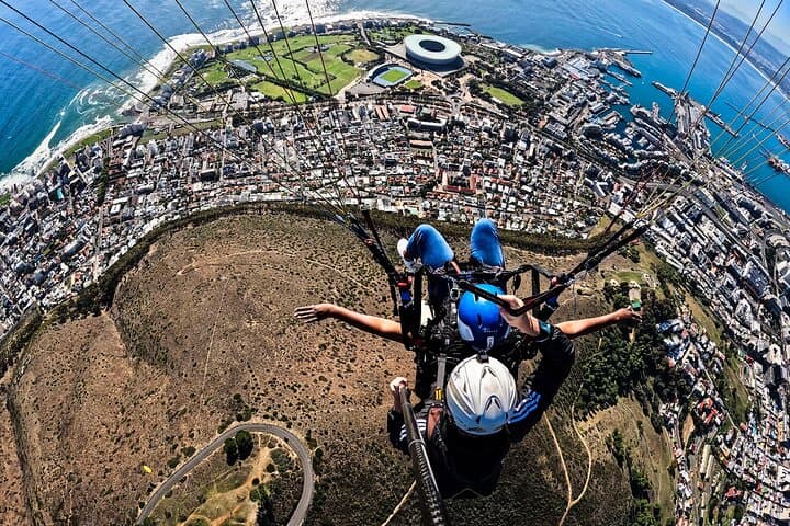 Tandem Paragliding in Cape Town with views of Table Mountain