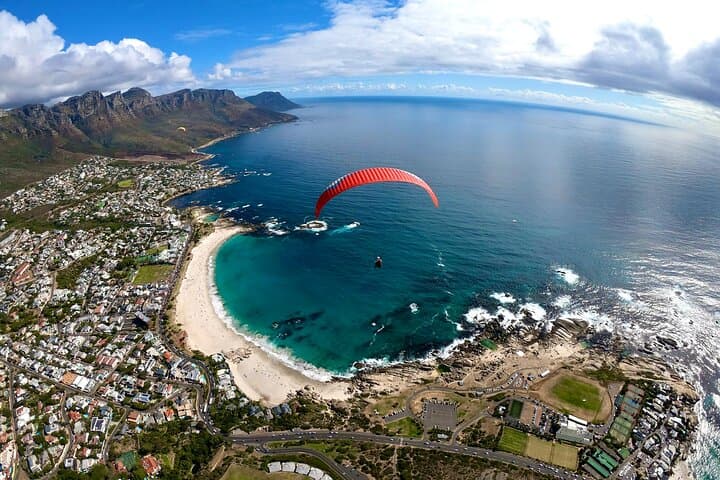Tandem Paragliding in Cape Town with views of Table Mountain