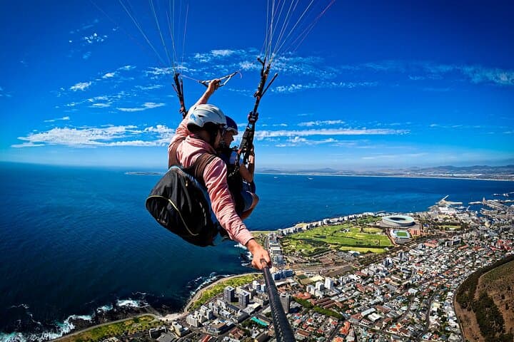 Tandem Paragliding in Cape Town with views of Table Mountain
