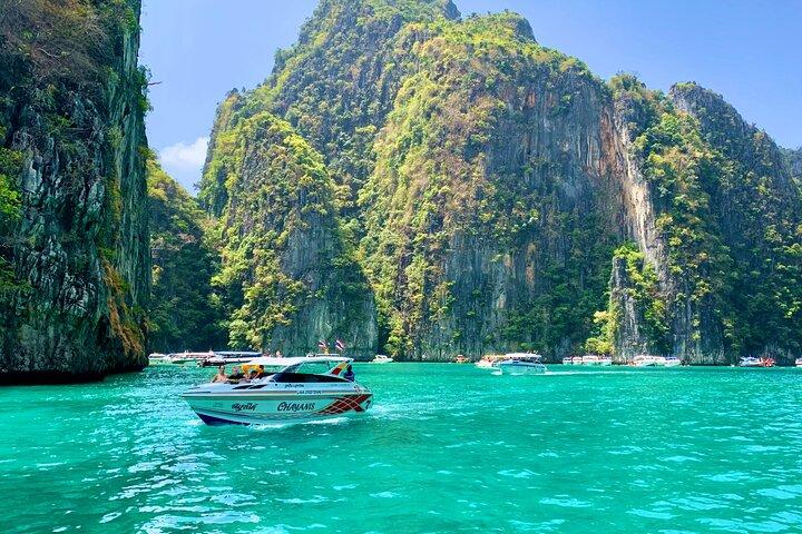 Phi Phi PREMIUM Day Trip: Maya Bay, Bamboo & Seaview Lunch