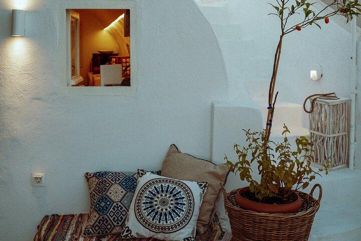 Half-Day Traditional Micro Restaurant in Santorini
