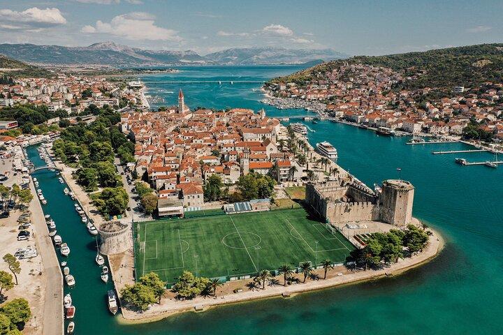 From Split: Small-Group Blue Lagoon and 3 Islands Speedboat Tour