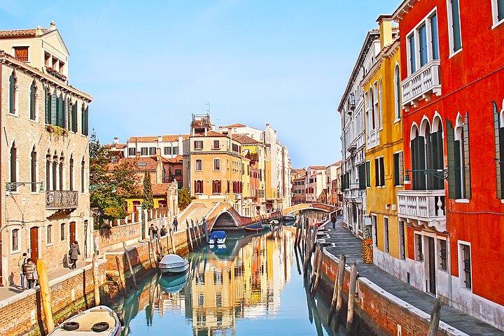 Private Art and Culture Tour in Dorsoduro and Academia Venice
