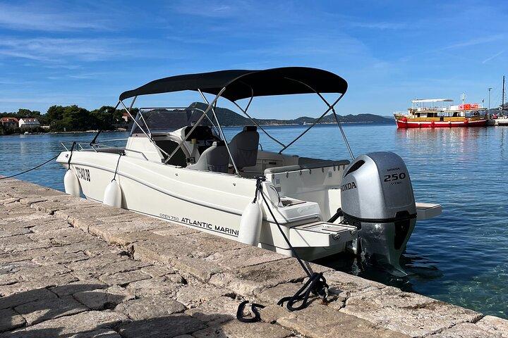 Blue & Green Cave,Sunj beach Small Group Tour with Speedboat