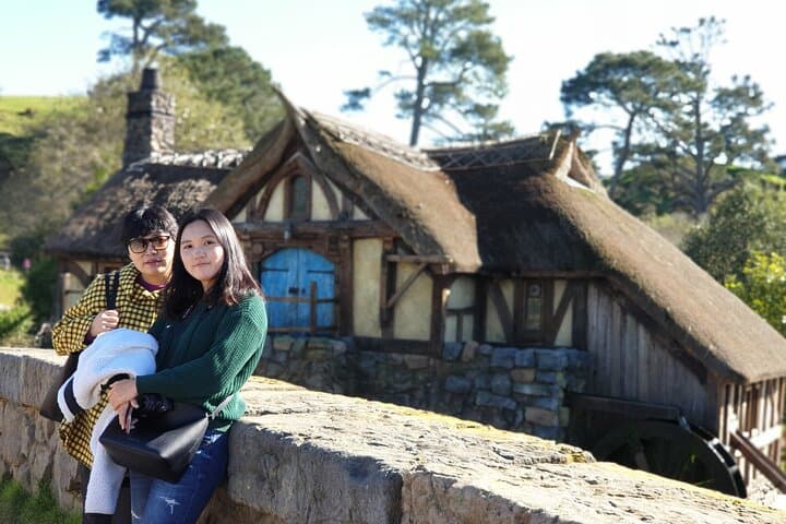 A magical day tour : Hobbiton, Blue Springs, and Waitomo Caves