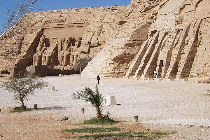 Private Day Tour to Abu Simbel from Luxor