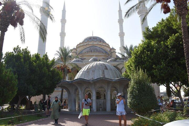 Full-Day to Explore Side by Cabrio Bus with Green Lake Boat Tour