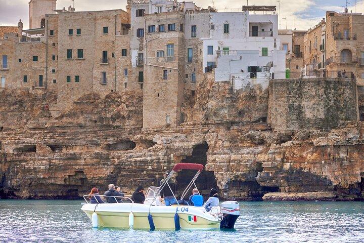1 Hour and a Half Panoramic Tour of Polignano a Mare by Boat