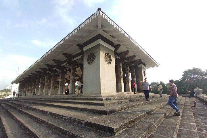 Half-Day Private Colombo Culture Walking Tour