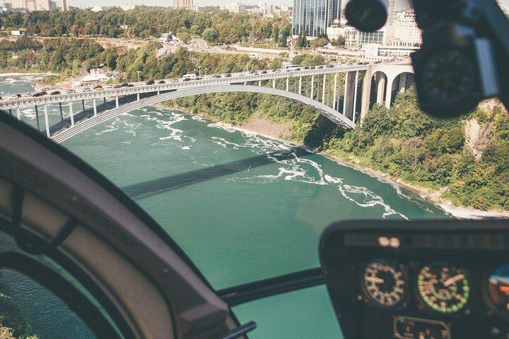 NF USA - Luxury Helicopter Tour with Maid of the Mist & Lunch