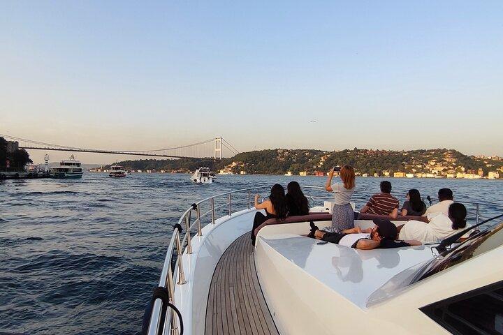 Istanbul Guided Bosphorus Cruise with Turkish Coffee Experience
