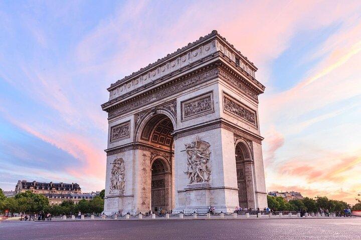 From Le Havre: Private Paris Guided Excursion & Shared Transfer
