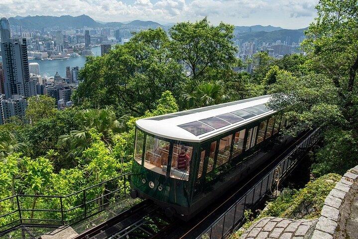 Hong Kong Private Tour: The Peak, Heritage Walk & Dim Sum Lunch