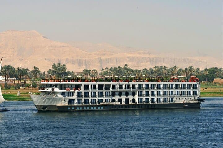 2-Night Nile Cruise to Aswan from Luxor with Hot Air Balloon ride