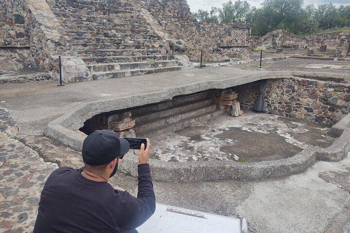 Private Tour with local guide to Teotihuacan