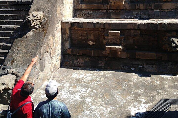 Private Tour with local guide to Teotihuacan