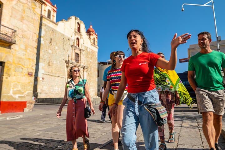 Unlock Teotihuacan Pyramids: Private Tour & Delicious Local Lunch