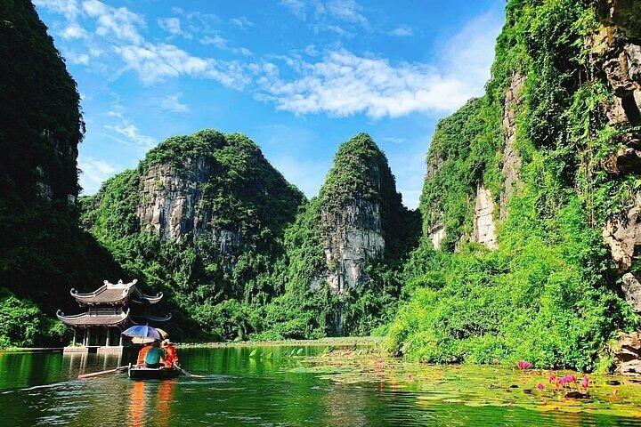 Hanoi: 3-Day Ninh Binh Trip and Ha Long Bay 4-Star Cruise