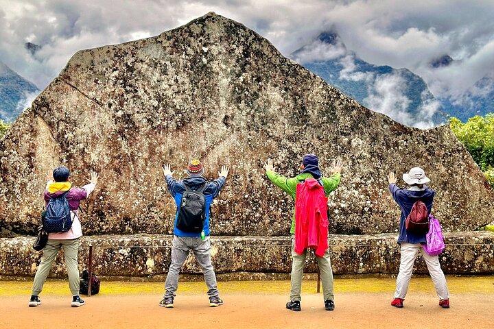 Sacred Valley Tour and Machupicchu 2D1N: