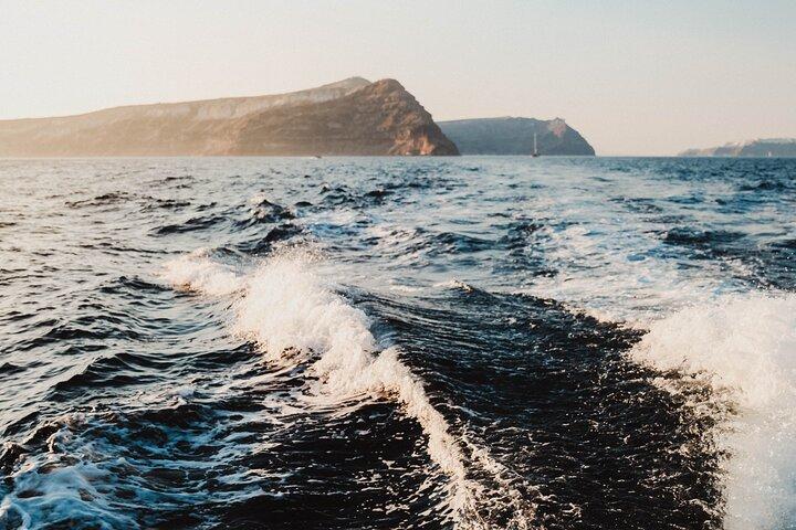 Santorini Private Sightseeing Guided Tour