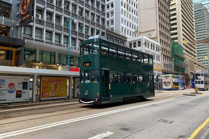 Hong Kong Private Tour: The Peak, Heritage Walk & Dim Sum Lunch