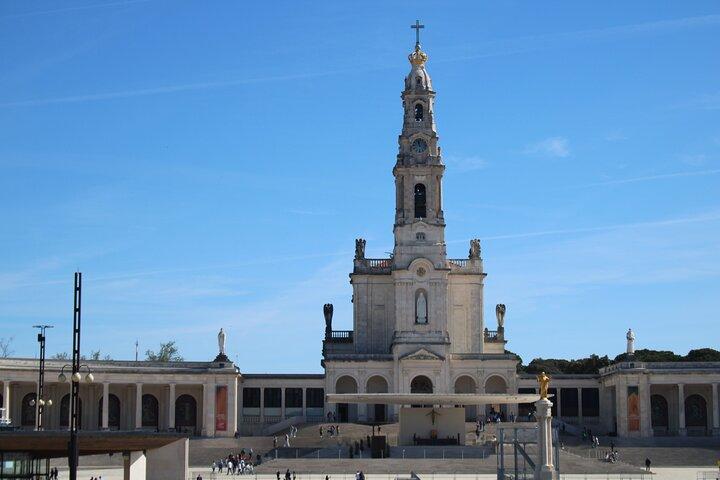 Fatima, Batalha, Nazare and Obidos Tour from Lisbon