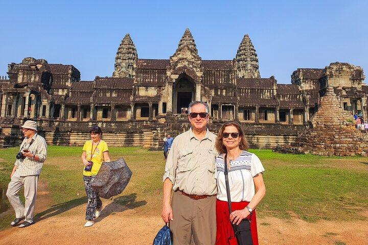 Siem Reap: Private Angkor Wat Sunrise & Tour Around Angkor Park