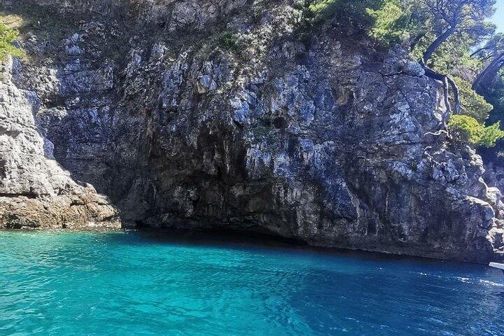 Blue cave tour with a speedboat-small group