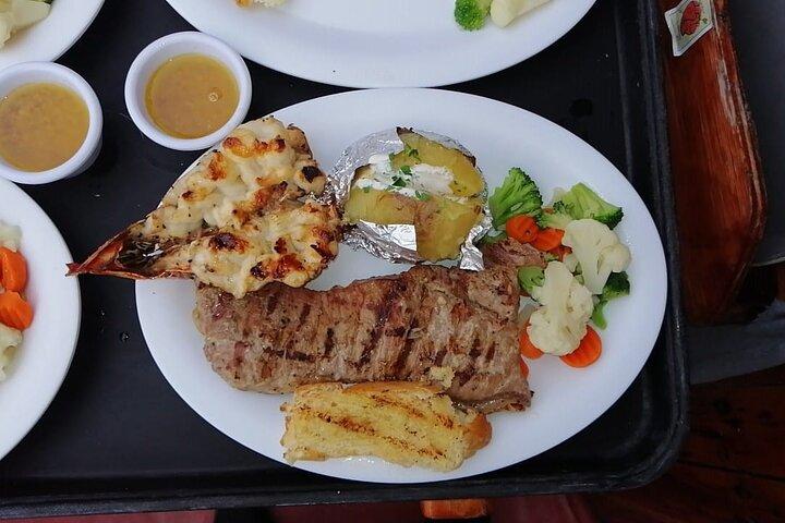 Enjoy The Spanish Galeon with a Romantic Night Dinner in Cancun