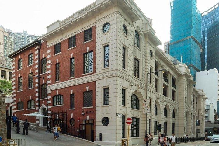 Hong Kong Private Tour: The Peak, Heritage Walk & Dim Sum Lunch