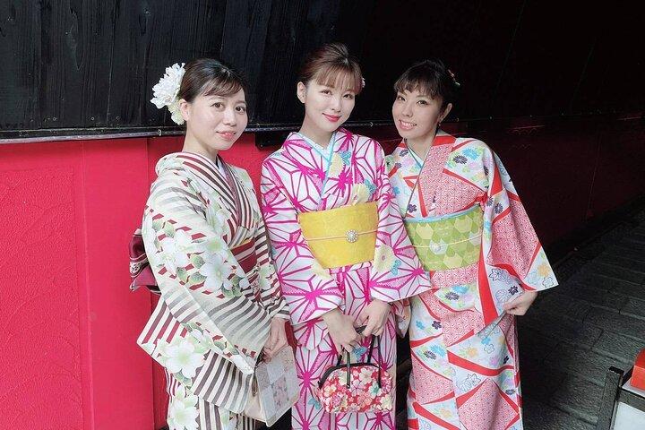 Walking around town in a kimono, you can choose your favorite kimono from the traditional Okinawan costumes "Ryuso", "Kimono", "Yukata" 《Hairset & Lipstick & Kimono & Rental Fee》All Comic Book