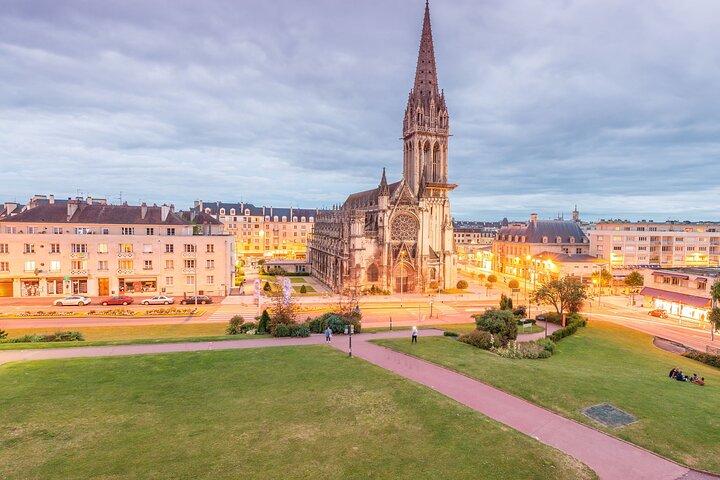 Private Custom Tour with a Local Guide in Caen