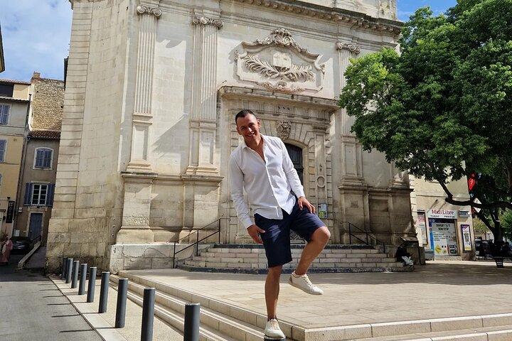 A Private Guided Historical and Cultural Tour in Nîmes