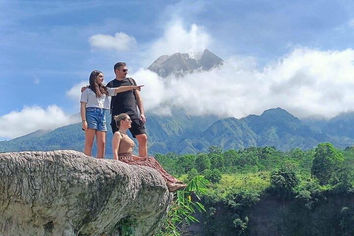 From Yogyakarta: Borobudur &Prambanan-Bromo-Waterfall-Ijen 6 Days