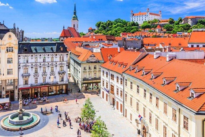 Prague-Budapest One-Way Sightseeing Day Tour