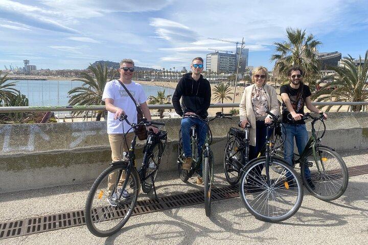 Best of Barcelona Highlights: Private Half-Day E-Bike Tour