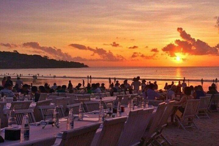 Bali Romantic Seafood Dinner under sunset jimbaran Beach