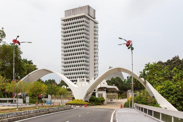 Full Day Kuala Lumpur City Tour with Petronas Twin Tower Tickets
