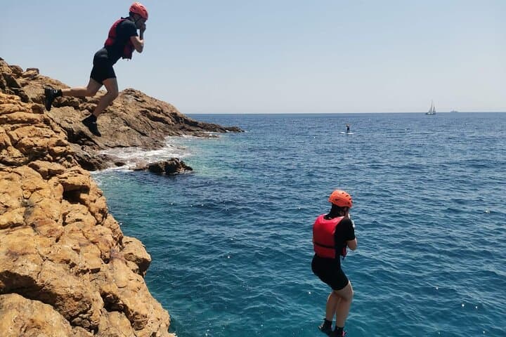 3-Hour Small Group Coasteering in Sounio
