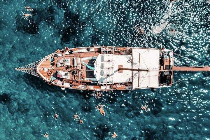 Daily Cruise - Koufonissia & Rina Cave