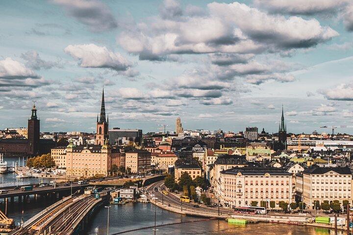 Stockholm: Old Town and City Guided Walking Tour