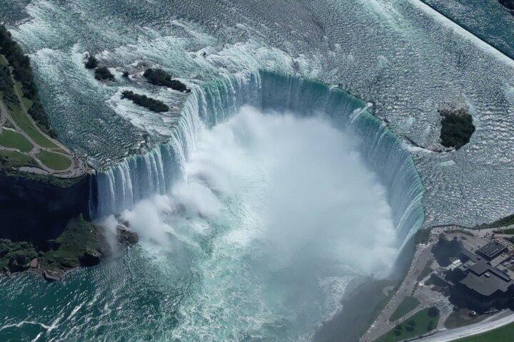 Private Tour: Romantic Niagara Falls Helicopter Flight